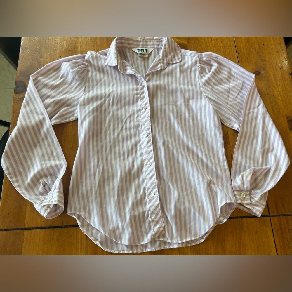 VINTAGE womans size small button down blouse purple & white